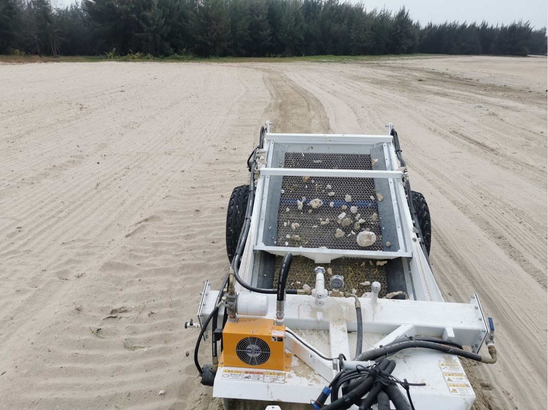 1200kg Steel Beach Sand Cleaner
